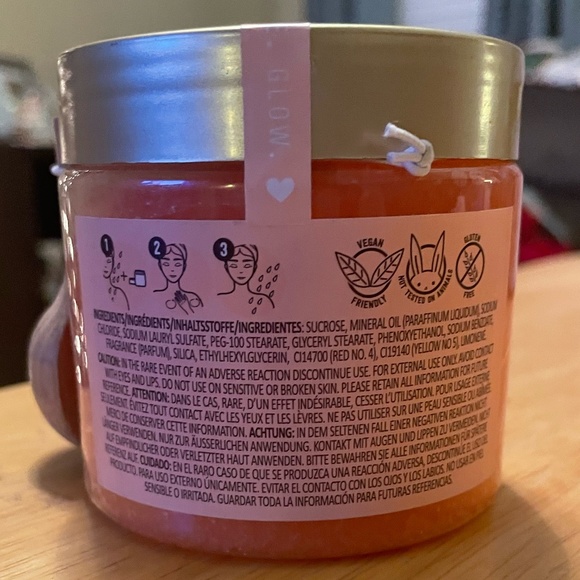 Glowing Skin Revitalizing Vanilla Grapefruit Exfoliating Scrub w/Measuring Spoon - Picture 2 of 4